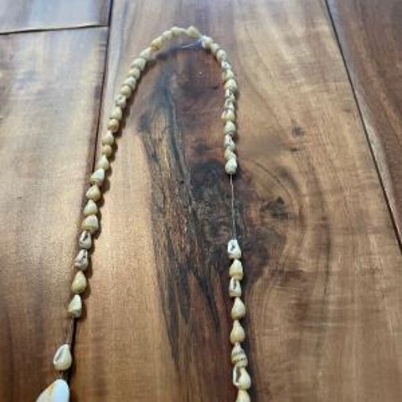 Shell Necklaces. Y2K - Picture 3 of 5